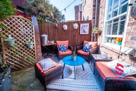 1 White Friars, Chester 9