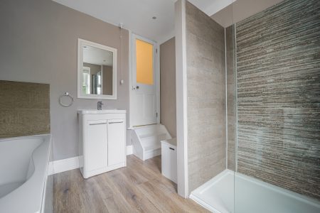 33 Bolton Road North 31