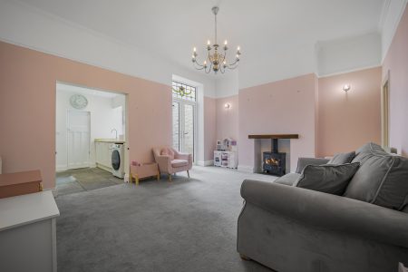 33 Bolton Road North 43