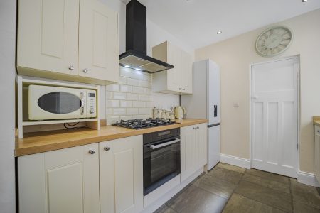 33 Bolton Road North 48