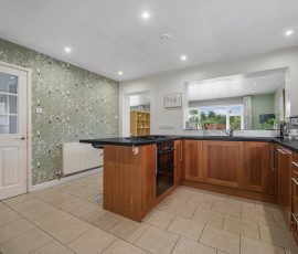 42 Shrewsbury Road 28